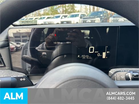 Used 2025 Nissan Kicks SV FWD image 30
