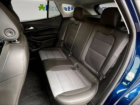 Used 2024 Chevrolet Trax LT w/ LT Convenience Package image 22