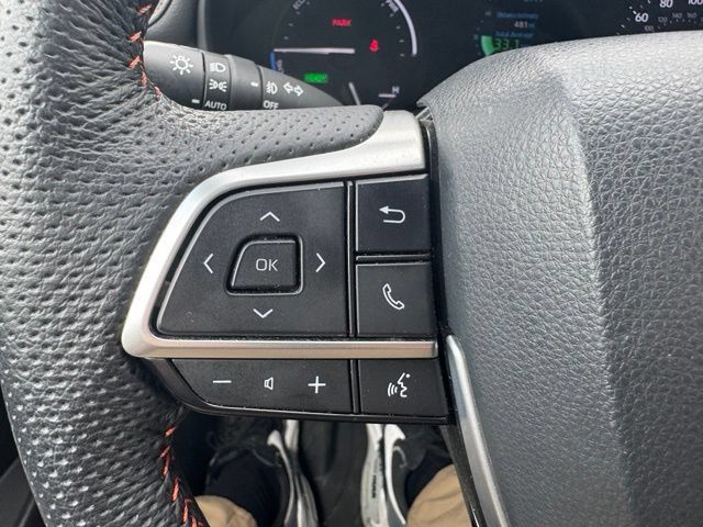 Used 2023 Toyota Sienna XSE AWD/4WD image 25