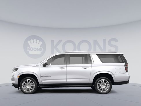 Used 2023 Chevrolet Suburban High Country w/ Premium Package image 2