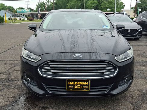 Used 2016 Ford Fusion SE w/ Equipment Group 201A FWD image 2