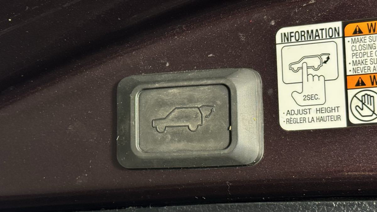 Used 2016 Toyota RAV4 Limited AWD/4WD image 37