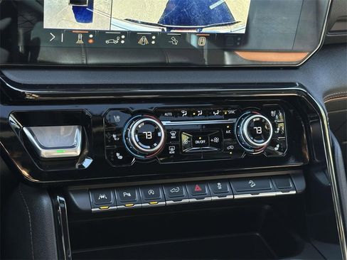 Used 2025 GMC Sierra 1500 AT4 w/ AT4 Premium Package image 5