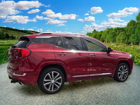 Used 2019 GMC Terrain Denali w/ Advanced Safety Package FWD image 6
