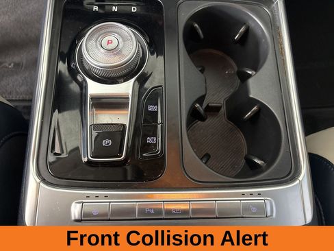Used 2025 Kia Carnival EX FWD image 16