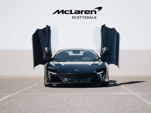 Used 2025 McLaren Artura Spider image 14
