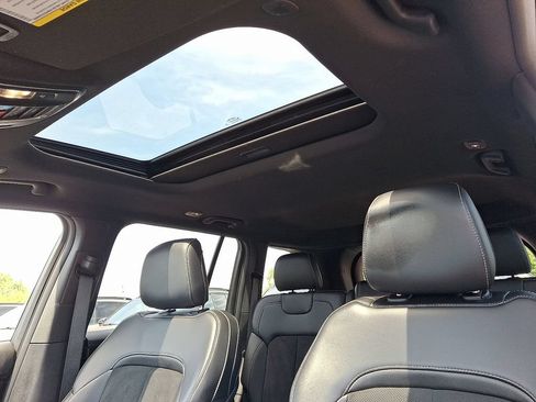 Certified 2025 Jeep Grand Cherokee Altitude AWD/4WD image 14