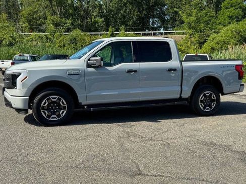Used 2023 Ford F150 Lightning XLT AWD/4WD image 6
