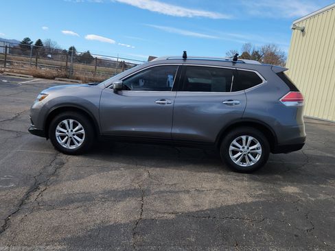 Used 2016 Nissan Rogue SV image 6