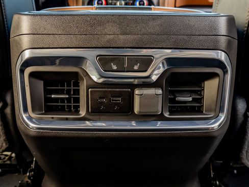 Used 2023 Chevrolet Silverado 3500 High Country w/ Technology Package image 32