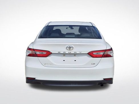 Used 2018 Toyota Camry LE FWD image 32