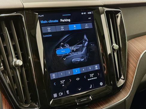 Used 2023 Volvo XC60 B5 Plus w/ Climate Package image 24