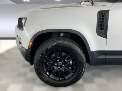 Used 2025 Land Rover Defender 110 S image 9