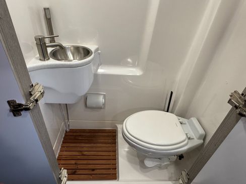 Used 2023 Mercedes-Benz Sprinter 3500 w/ Parking Package image 79