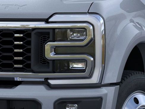 New 2026 Ford F450 Platinum image 18