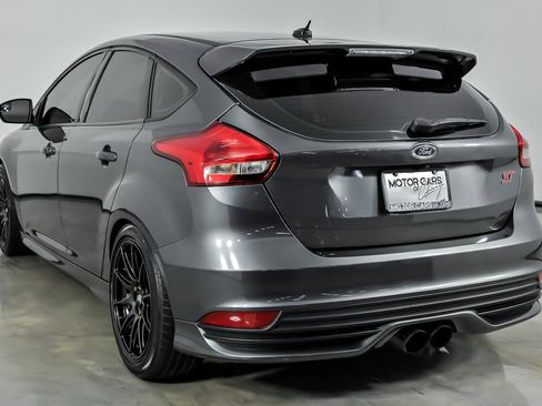 Used 2018 Ford Focus ST image 10