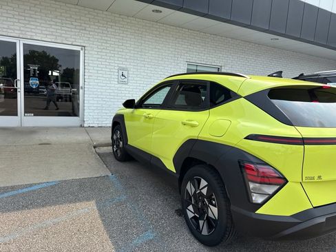 Used 2024 Hyundai Kona SEL FWD image 7