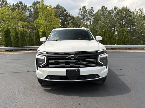 Used 2025 Chevrolet Tahoe High Country AWD/4WD image 11
