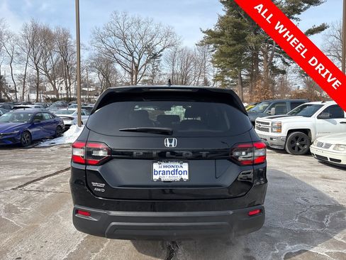 Used 2023 Honda Pilot LX image 5