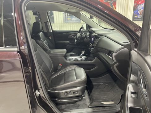Used 2021 Chevrolet Traverse Premier AWD/4WD image 17