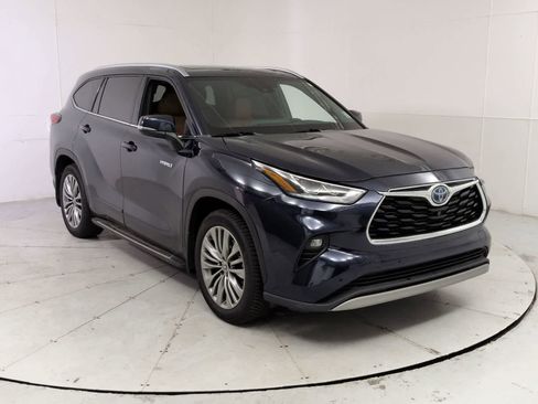 Used 2021 Toyota Highlander Platinum image 8