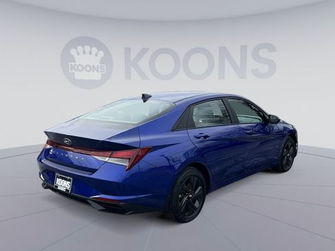 Used 2023 Hyundai Elantra SEL image 7