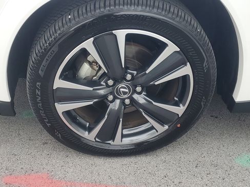 Used 2025 Lexus UX 300h FWD w/ Accessory Package (Z1) image 4