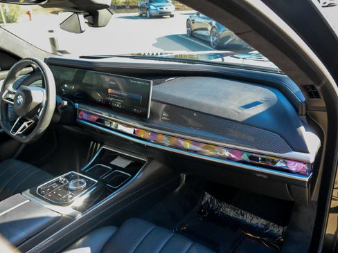 Used 2023 BMW 760i xDrive w/ Executive Package image 57