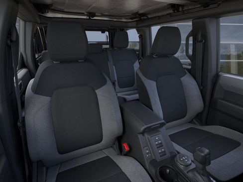 New 2025 Ford Bronco 4-Door image 10