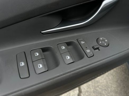 Used 2023 Hyundai Elantra SEL w/ Convenience Package image 14