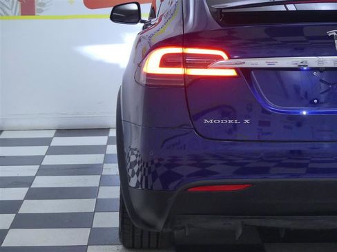 Used 2018 Tesla Model X 100D AWD/4WD image 28