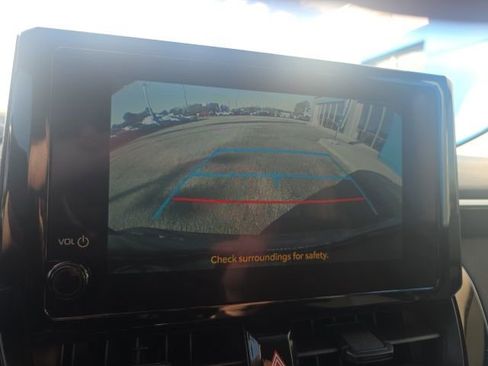 Used 2025 Toyota Corolla LE image 19