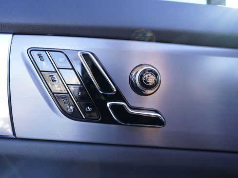 Used 2026 Cadillac Vistiq Sport image 28