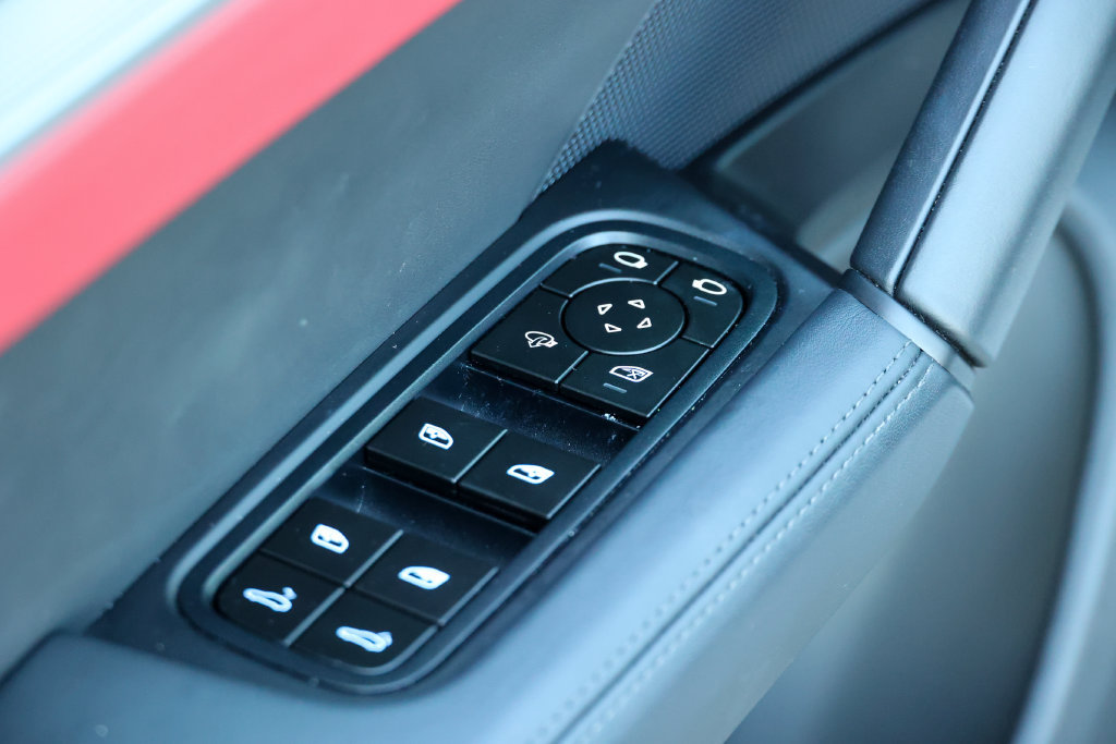 Certified 2026 Porsche Cayenne Coupe AWD/4WD image 37