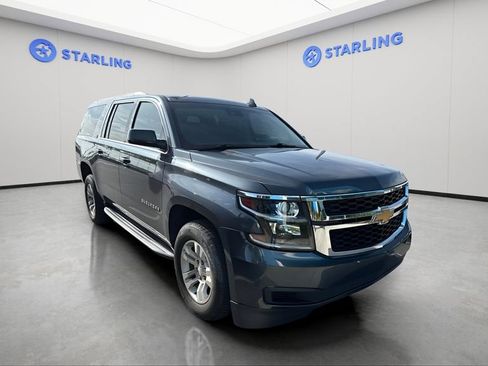 Used 2019 Chevrolet Suburban LT RWD image 2