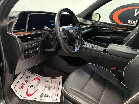 Used 2024 Cadillac Escalade ESV Premium Luxury w/ Performance Package AWD/4WD image 10