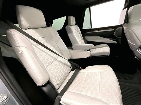 Used 2025 Cadillac Escalade Sport Platinum w/ LPO, ONYX Package AWD/4WD image 27