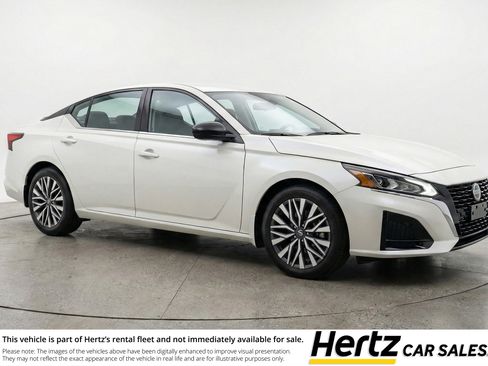 Used 2025 Nissan Altima 2.5 SV FWD image 1