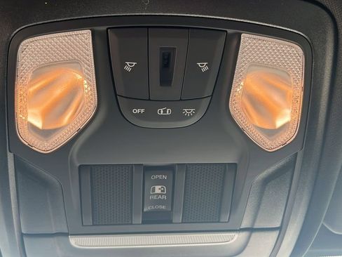 Used 2024 RAM 2500 Tradesman w/ Chrome Appearance Group image 14