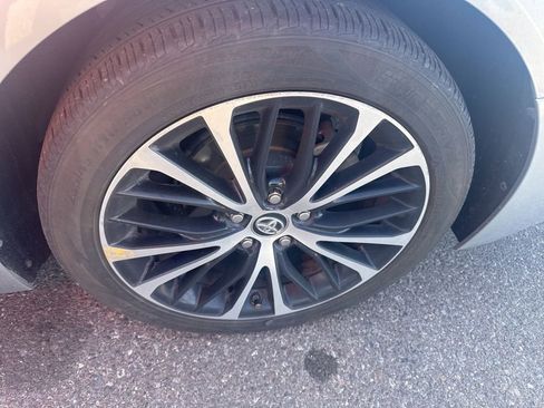 Used 2018 Toyota Camry L image 14