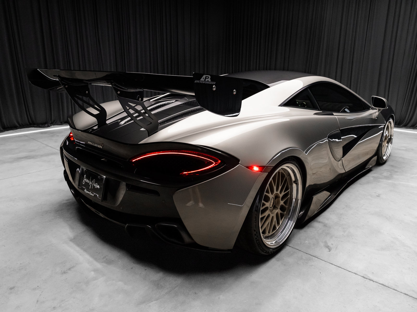 Used 2017 McLaren 570S Coupe RWD image 15