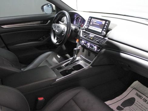 Used 2019 Honda Accord Sport image 6