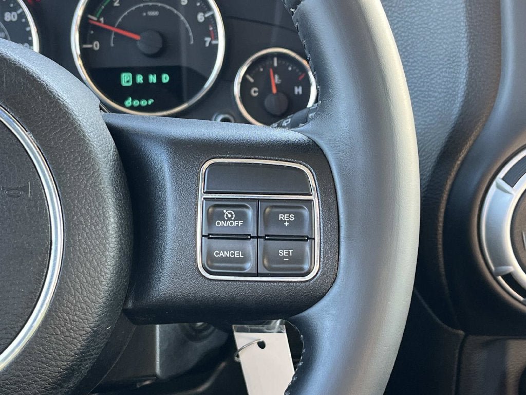 Used 2015 Jeep Wrangler Unlimited Sahara AWD/4WD image 16