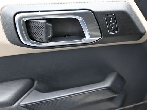 Used 2025 Ford Bronco Big Bend image 15