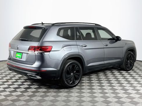 Used 2022 Volkswagen Atlas SE w/ Panoramic Sunroof Package FWD image 8