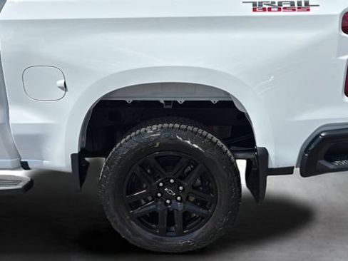 Used 2026 Chevrolet Silverado 1500 LT Trail Boss w/ LPO, Dark Essentials Package AWD/4WD image 37