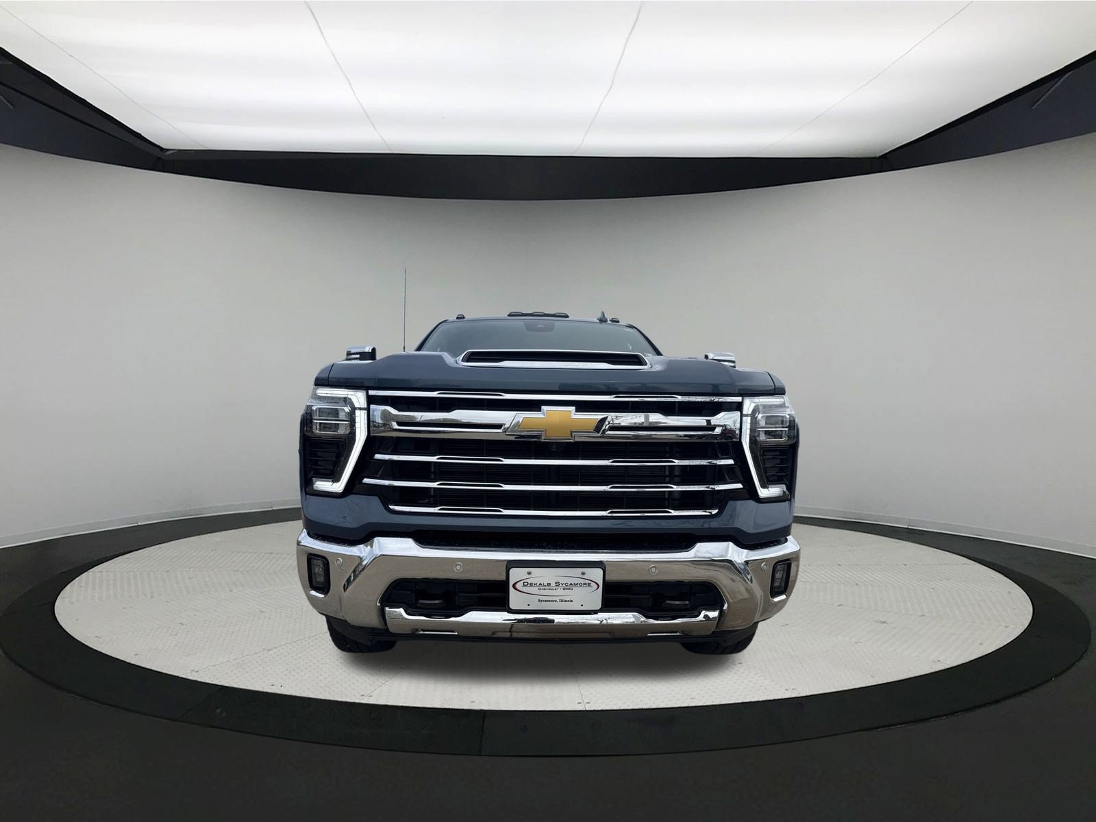 Used 2024 Chevrolet Silverado 3500 LTZ w/ LTZ Premium Package AWD/4WD image 2