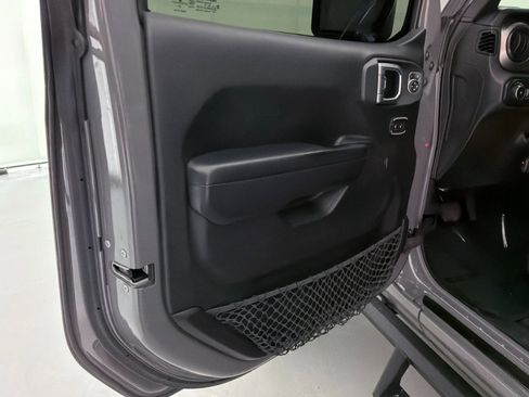 Used 2019 Jeep Wrangler Unlimited Sport S image 17