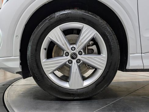 Used 2024 Audi Q4 e-tron Premium Plus image 12