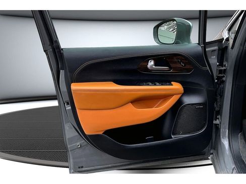 Used 2022 Chrysler Pacifica Pinnacle image 20